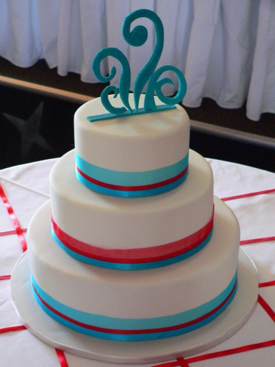 aqua and red wedding cake